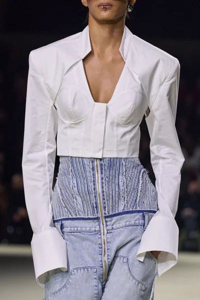Look 50